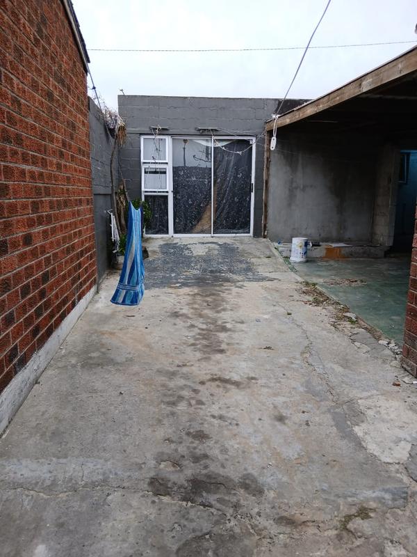 4 Bedroom Property for Sale in Lentegeur Western Cape